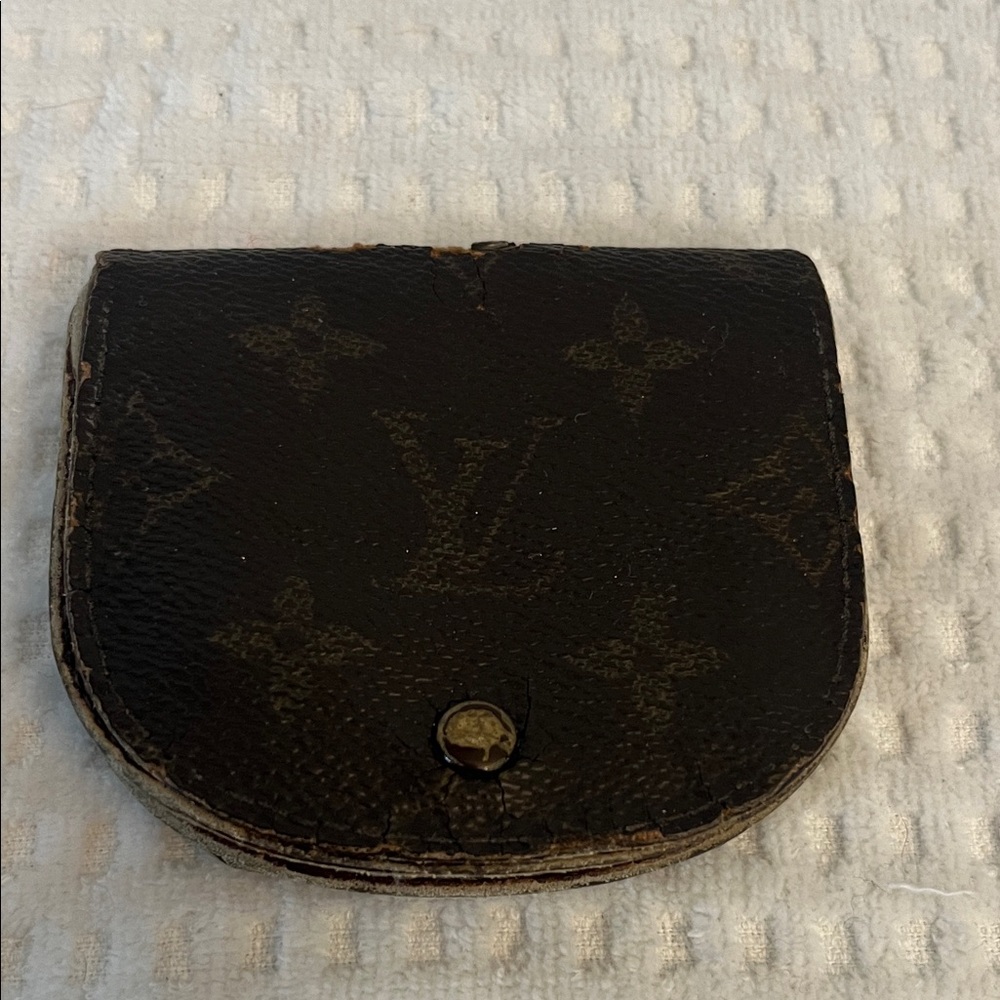 Louis Vuitton Porte Monnaie Gousset Coin Purse
